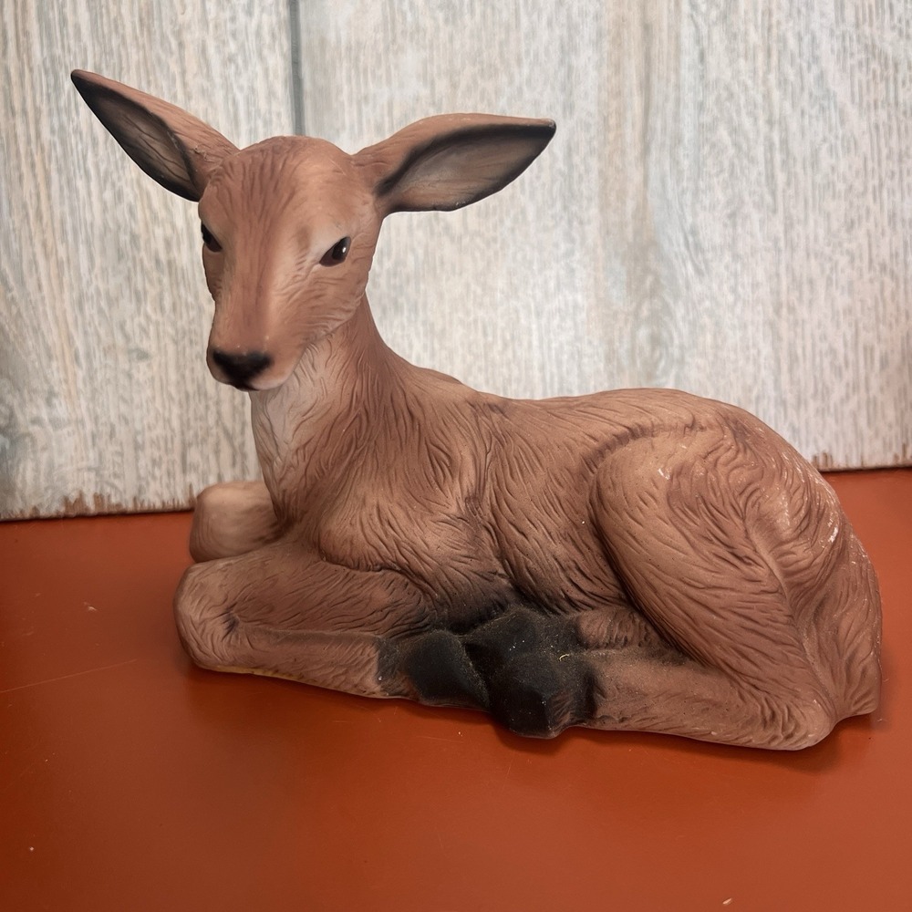 Vintage Deer Doe Fawn Wildlife Ceramic Figure Figurine Forest Bambi 4.5".x 5"